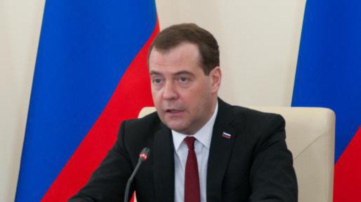 Медведев признал, что Россия пострадала от санкций