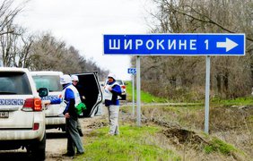 Повреждены дома, город битком набит взрывоопасными предметами. фото - Александр Колесник 