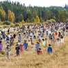 В Финляндии поле усеяли чучелами людей (фото)