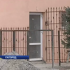 Чиновник в Ужгороді зробив власний під’їзд у багатоповерхівці (відео)