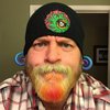 Новый тренд: парни красят бороду в цвета радуги (фото)