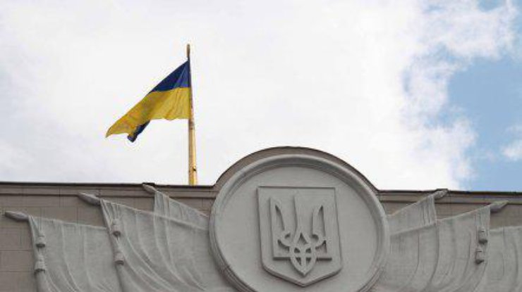 Если депутат сам пишет заявление, то может потерять мандат, считают во фракции.