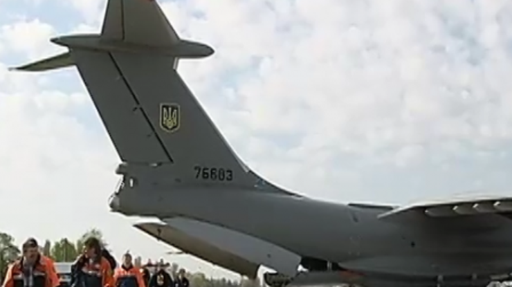 Украина отправила в Непал самолет.  