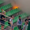 Фанаты Карпат чуть не сожгли стадион во Львове (фото, видео)