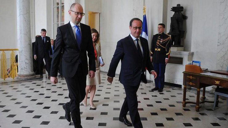 Яценюк и Олланд в Париже. Фото twitter/yatsenyuk_ap