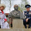 В Петербурге поставили памятник Путину в виде римского императора (фото)