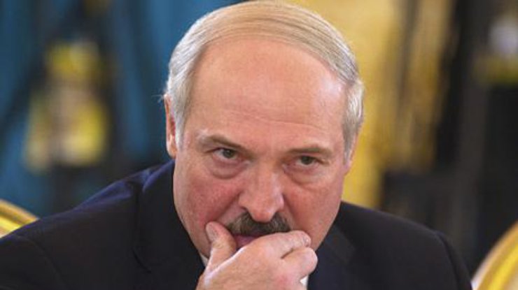 Лукашенко назвал игру Беларуси позорищем.