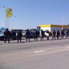 ОМОН напал на митинг крымских татар в Симферополе (фото)