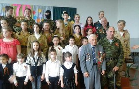 Учителя в Донецке организовали представление. Фото ЖЖ pauluskp