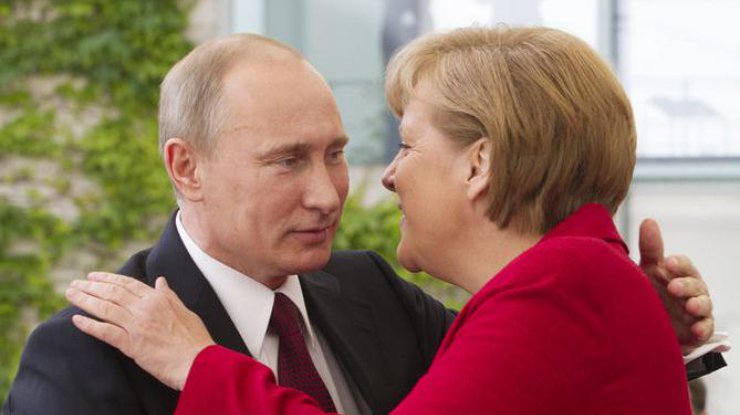 Меркель объяснила визит к Путину на 10 мая
