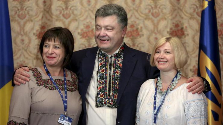 Петр Порошенко надел вышиванку на официальную встречу. Фото Ирины Геращенко