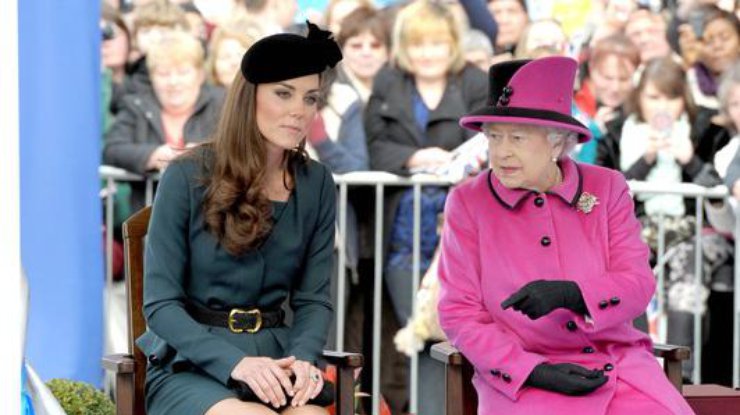 Елизавета II учит Кейт Миддлтон любить Британию при любых обстоятельствах. Фото loveradio.ru