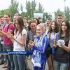 "Дніпро" квітами та піснями зустріли у Дніпропетровську