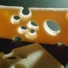Ученые Швейцарии раскрыли секрет появления дыр в сыре