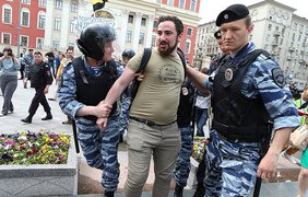 Православные активисты начали избивать геев