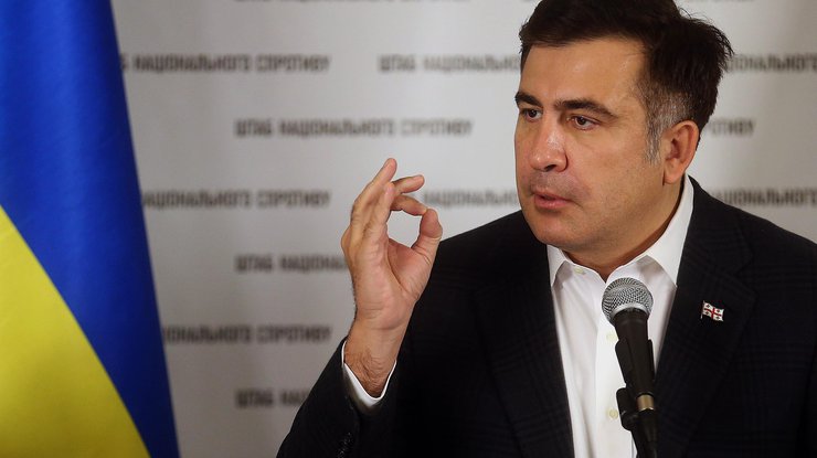 Порошенко предоставил гражданство Саакашвили