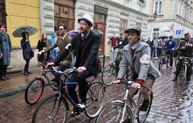 День Львова в нынешнем году ознаменовался "Батярами на велосипедах"