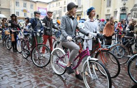 День Львова в нынешнем году ознаменовался "Батярами на велосипедах"