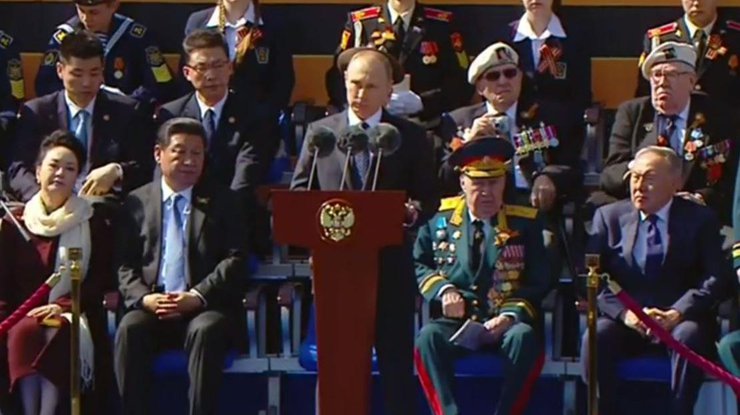 Путин вместо Назарбаева посадил возле себя ветерана