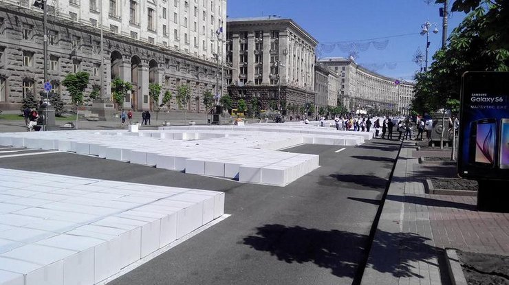 Волонтеры принесли более 20 тысяч коробок. Фото Твиттер/@lugansk_ukraine