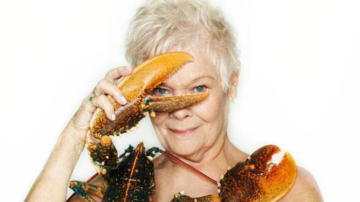 Актриса со скатом. Фото John Swannell/Fishlove