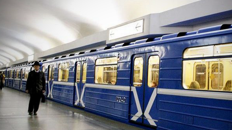 На центральных станциях киевского метрополитена заработал мобильный интернет