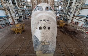 Заброшенный ангар с российскими космическими кораблями 