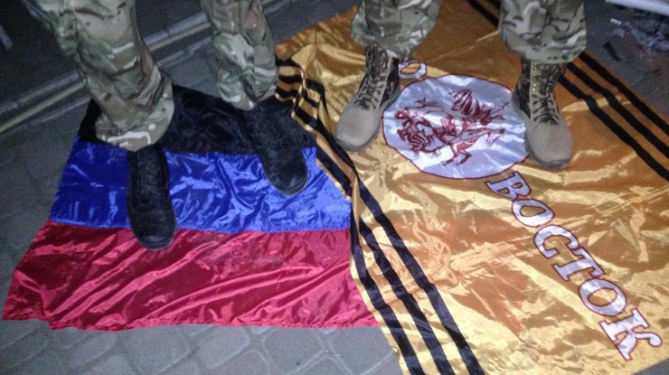 В офисе Компартии находилась символика боевиков. Фото: "Правый сектор"