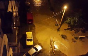 Наводнение в Тбилиси. Фото ‏@quanza_bot
