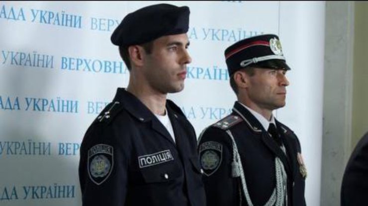 Глава МВД озвучил зарплаты полицейских.