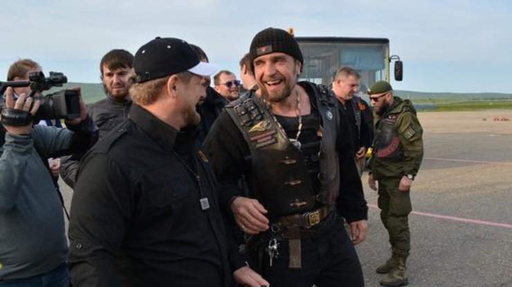 Лидер "Ночных волков" вытанцовывал перед Кадыровым в Грозном
