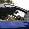 Начальник ГАИ Артемовска выбил стекло в машине автомобилистки (видео)