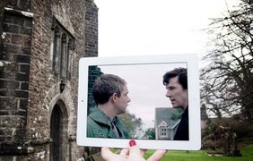 Телесериал «Шерлок». Джон и Шерлок возле церкви в Сейнт Хилари, Уэльс