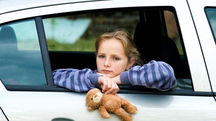 4-х летнюю девочку угнали вместе с автомобилем. Фото deti.mail.ru