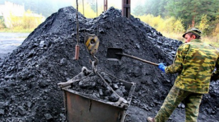 На Донбассе арестовано почти три тысячи вагонов с углем. Фото cassad.net