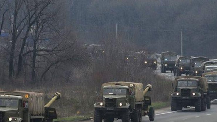 Боевики подтягивают технику к Донецку.