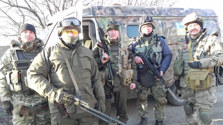 Военные Украины удерживают позиции под Мариуполем. Фото Дмитрия Бабкина