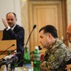 Министр обороны отчитал и уволил чиновника посреди совещания
