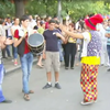 Протестующие в Армении играют в волейбол на "тарифном Майдане"