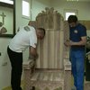 Мусульманин з Боснії зробив крісло для папи римського