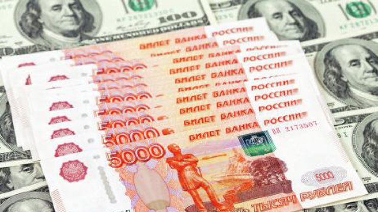 Из-за боев на Донбассе рубль стремительно падает