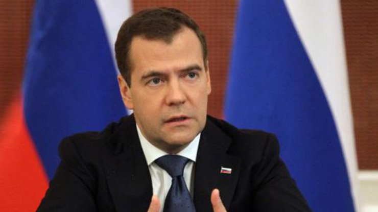 Медведев обещает не выпрашивать отмену санкций.