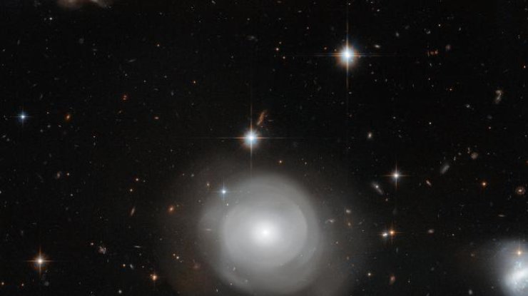 Телескоп Hubble сделал снимок "призрачной галактики"