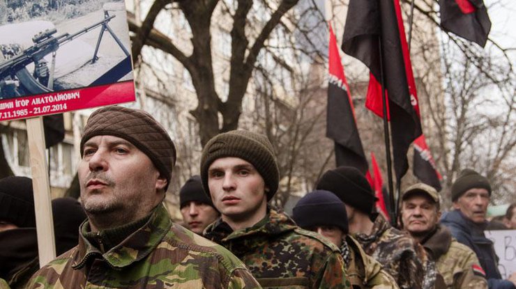 5-й батальон "Правого сектора" едет с фронта в Киев