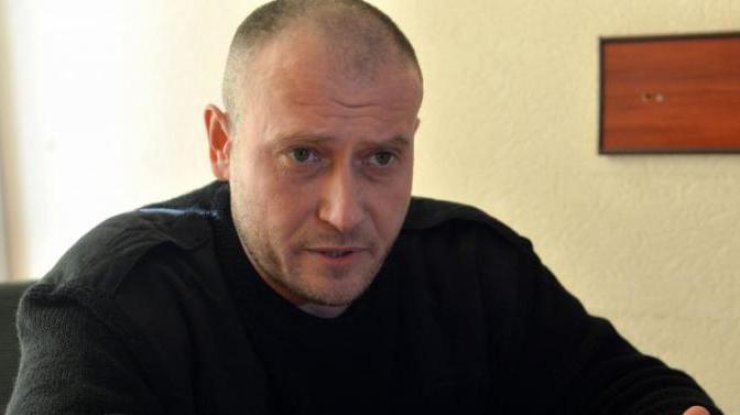 Дмитрий Ярош руководит действиями бойцов "Правого сектора" в Мукачево