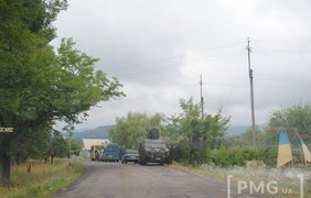 Село Бобовище оцепили силовики. Фото pmg.ua