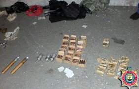 Волонтеры утверждают, что носили боеприпасы для самообороны. Фото пресс-служба МВД