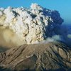 Виверження вулканів загрожує польотам в Індонезії