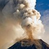На Камчатке вулкан выбросил пепел на высоту 5 км (фото)