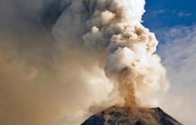 Вулкан Карымский выбросил пепел. Twitter
